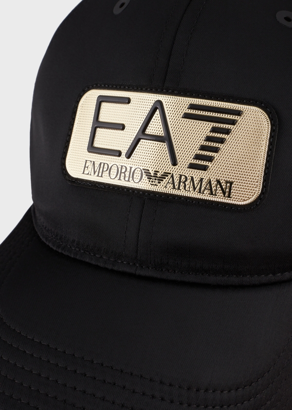 Ea7 gold top