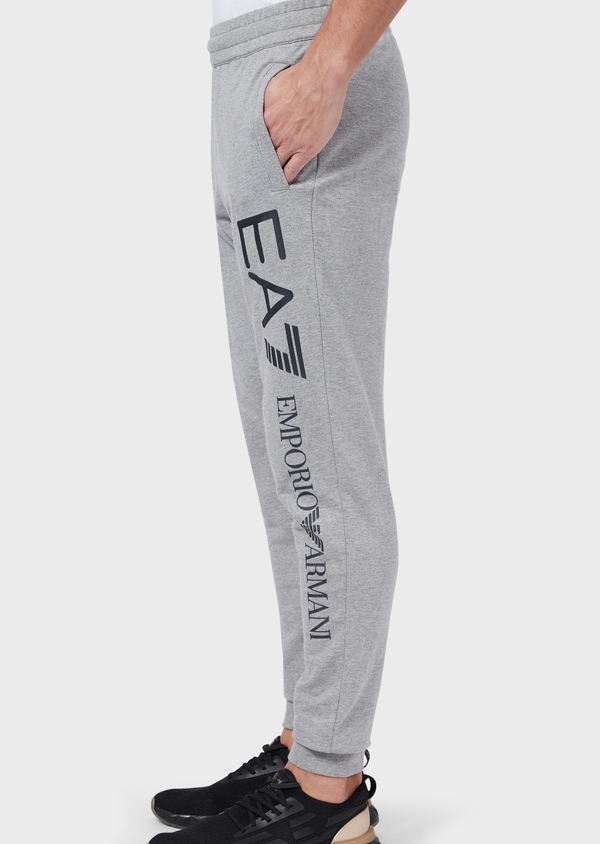 Ea7 jogger 2025