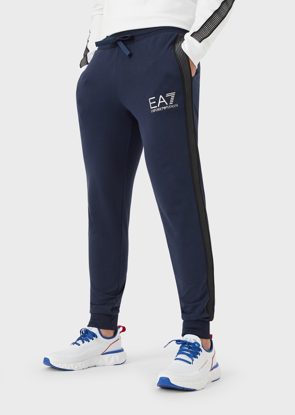 Emporio hot sale armani jogger
