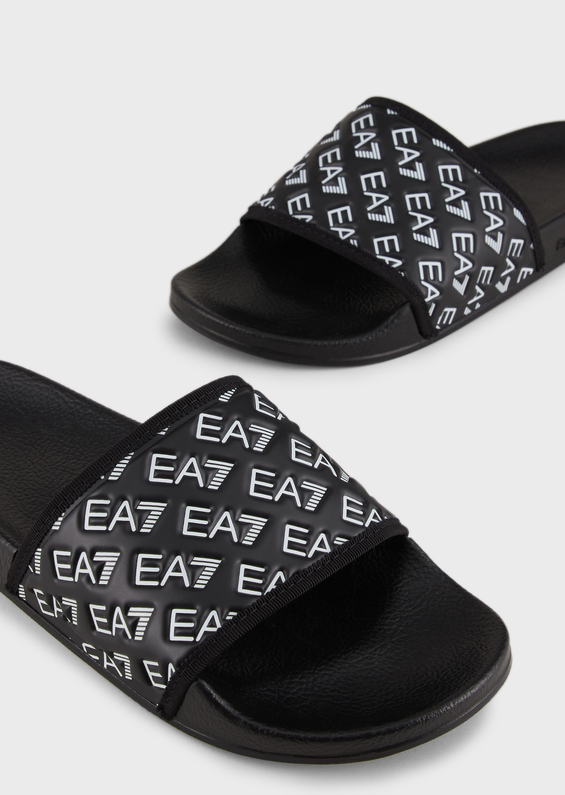 Ea7 on sale sliders white