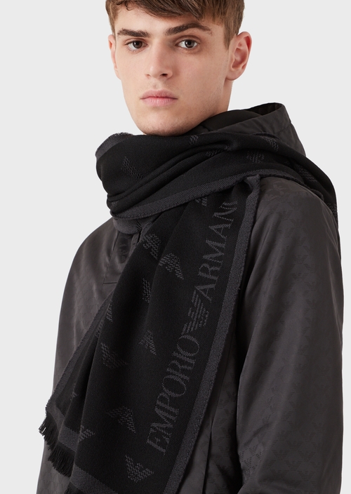 Cachec is Echarpes e Len os Emporio Armani